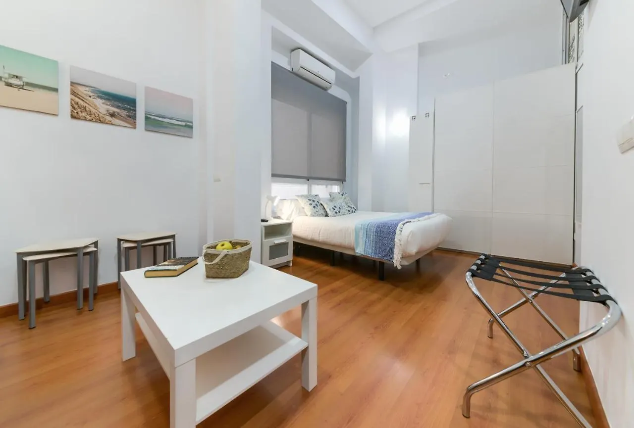 Holidays2Malaga Carreteria 97 Loft High Speed Wifi 0*,  Spanien
